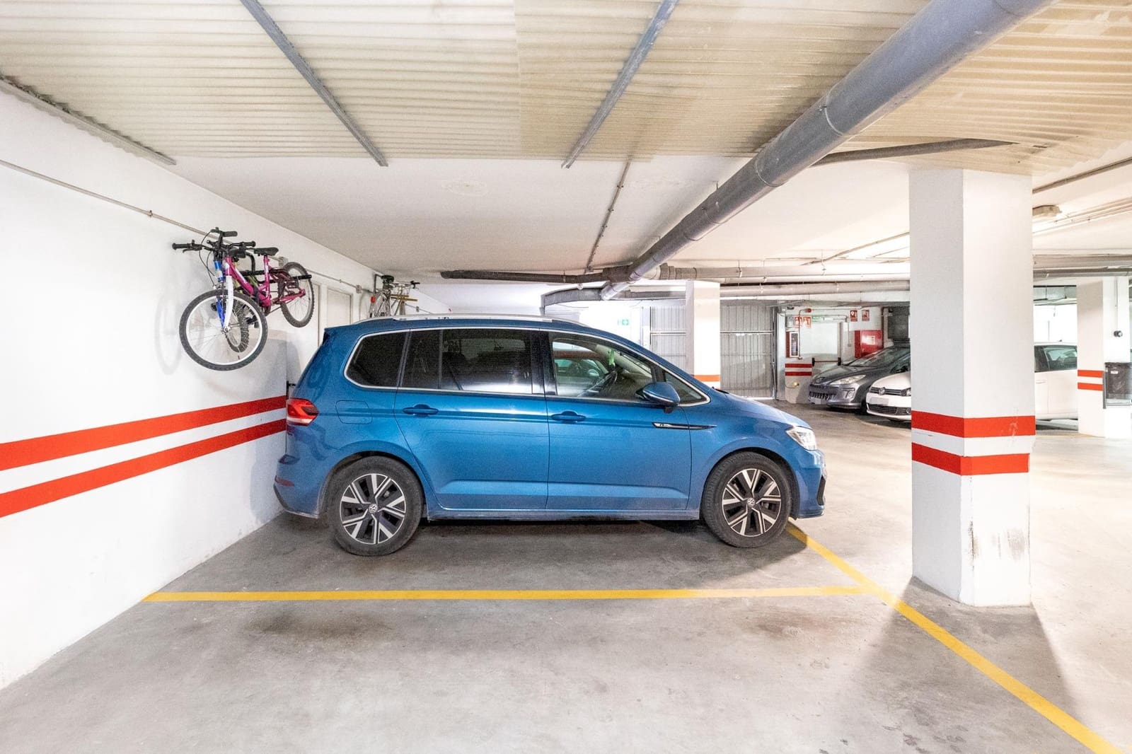 3 bedroom Flat for sale in Granada city with pool garage - € 395,000 (Ref: 9748198)