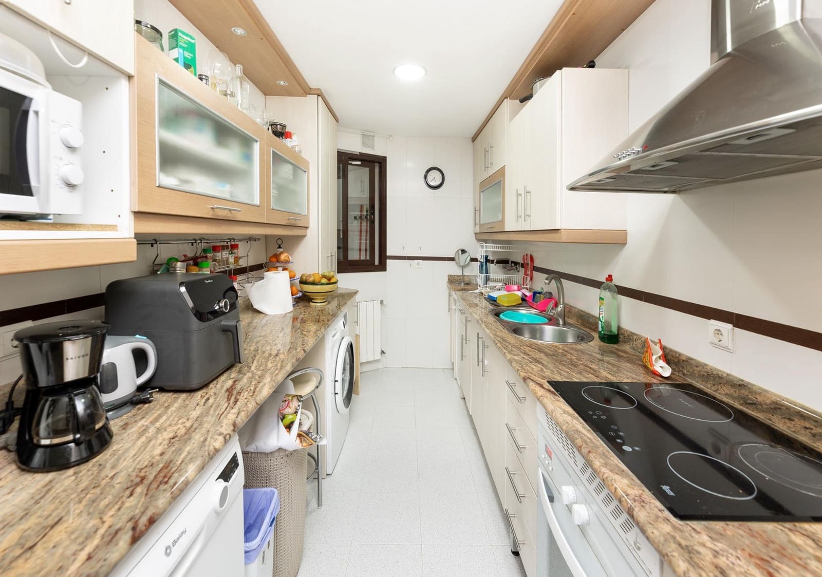 3 bedroom Flat for sale in Granada city with pool garage - € 395,000 (Ref: 9748198)