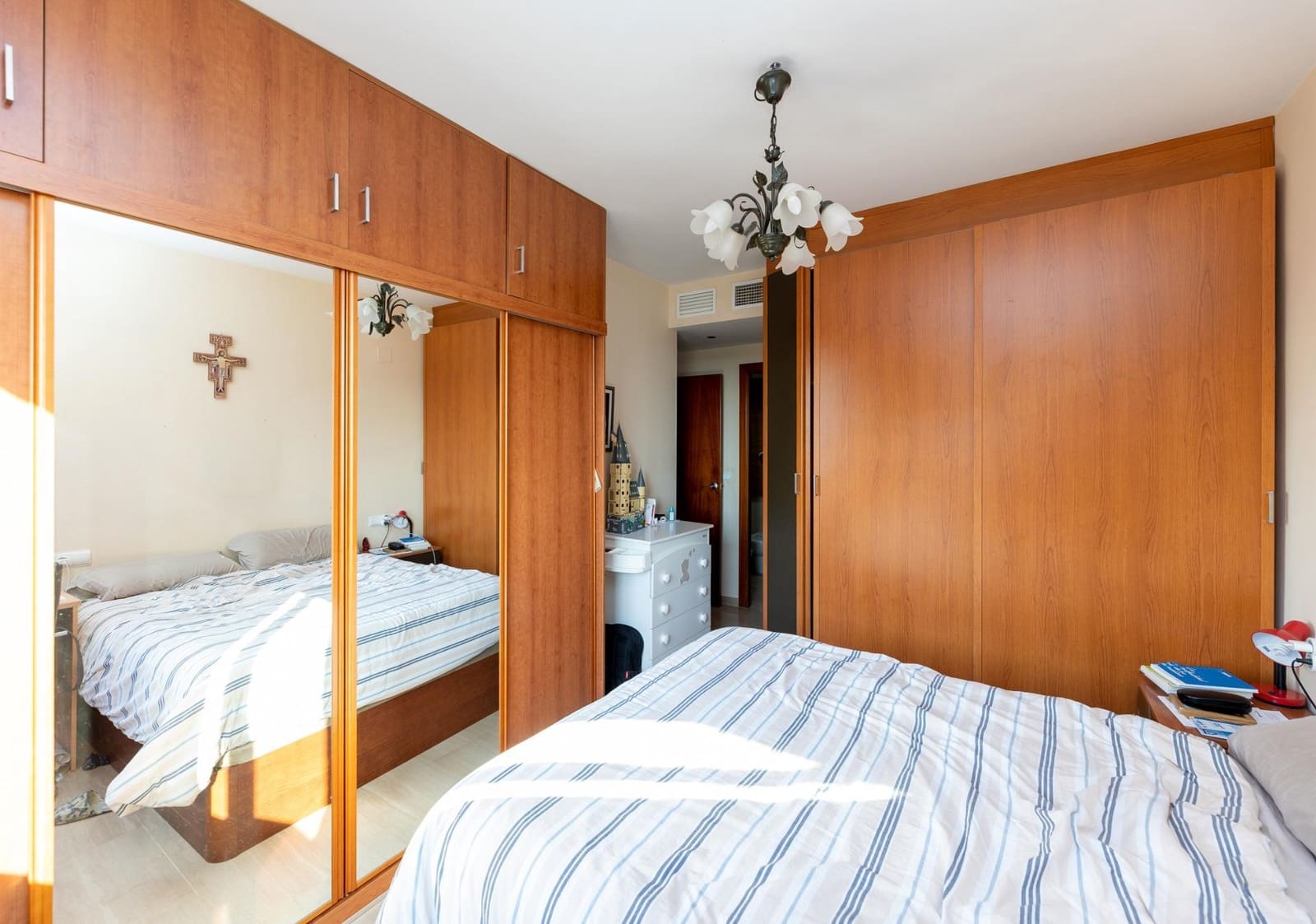 3 bedroom Flat for sale in Granada city with pool garage - € 395,000 (Ref: 9748198)