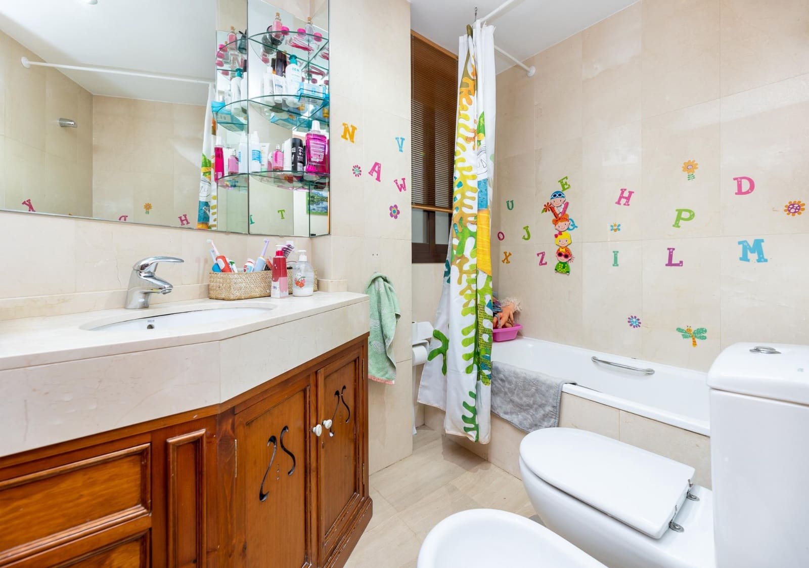 3 bedroom Flat for sale in Granada city with pool garage - € 395,000 (Ref: 9748198)