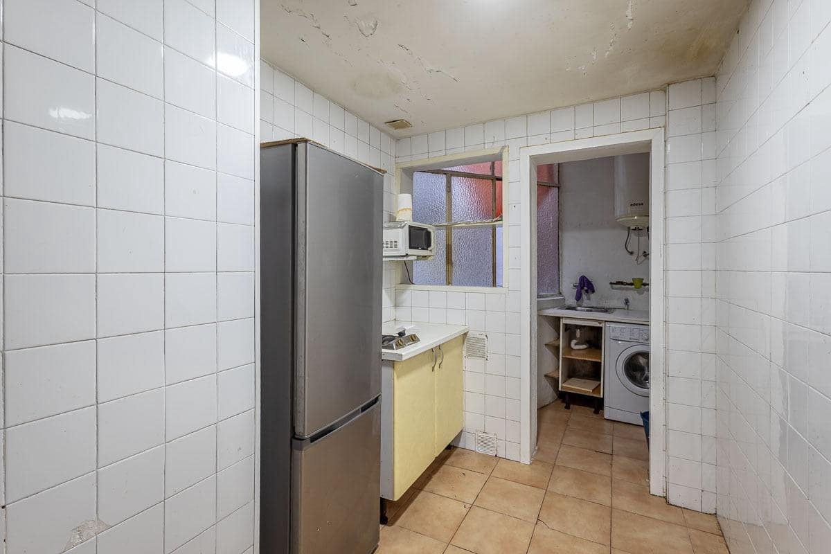 3 bedroom Flat for sale in Granada city - € 210,000 (Ref: 9748199)