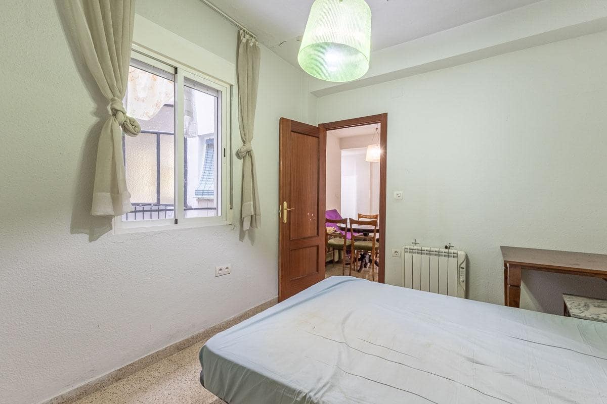 3 bedroom Flat for sale in Granada city - € 210,000 (Ref: 9748199)