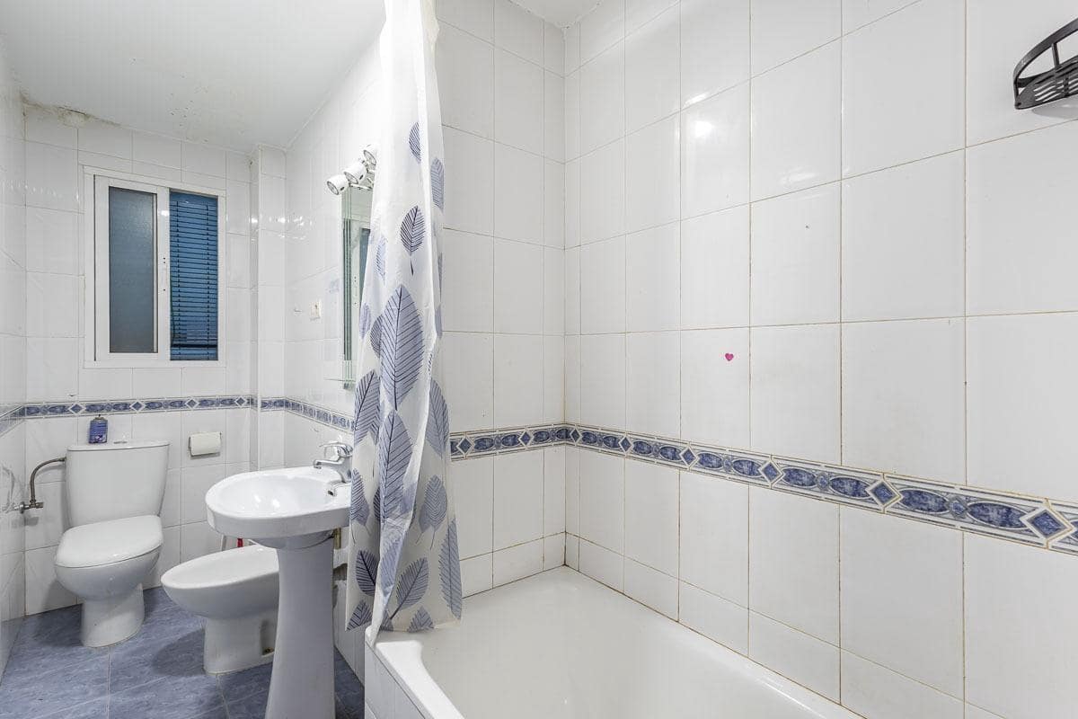 3 bedroom Flat for sale in Granada city - € 210,000 (Ref: 9748199)