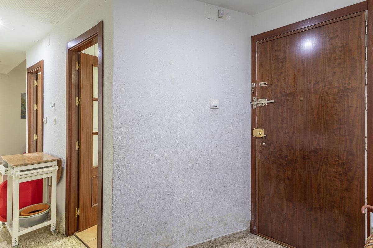 3 bedroom Flat for sale in Granada city - € 210,000 (Ref: 9748199)