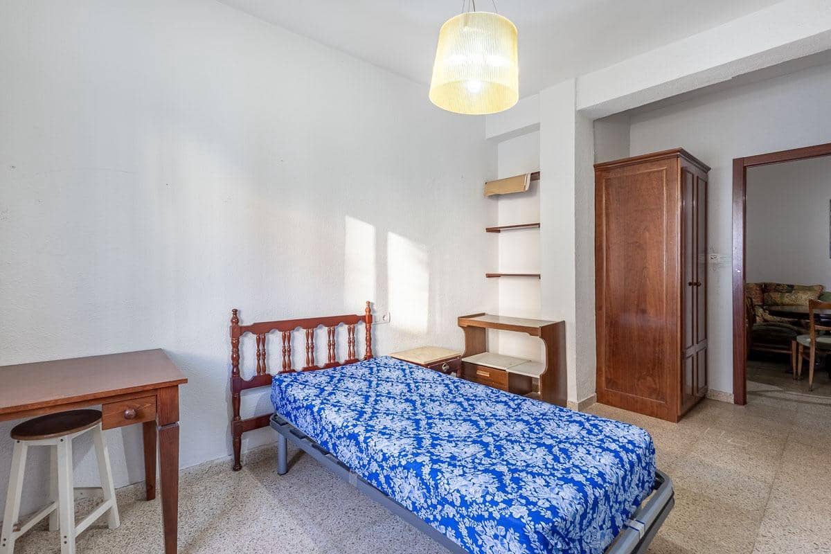 3 bedroom Flat for sale in Granada city - € 210,000 (Ref: 9748199)