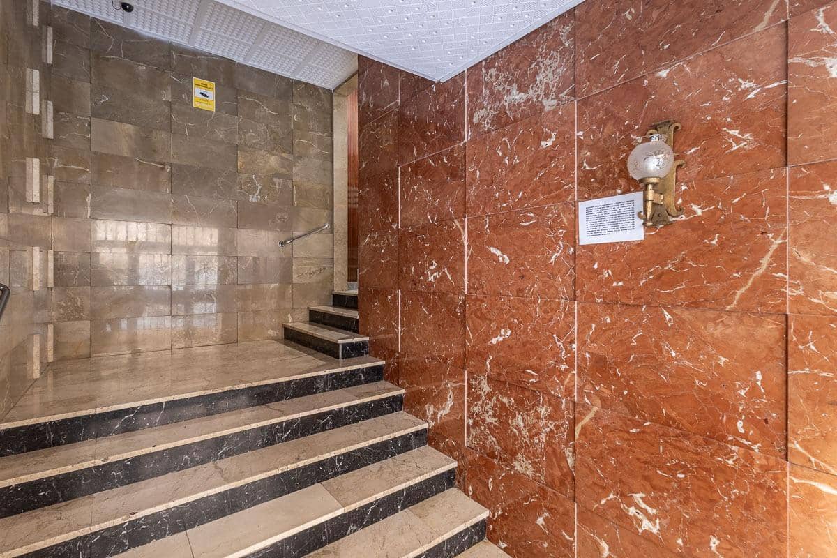 3 bedroom Flat for sale in Granada city - € 210,000 (Ref: 9748199)