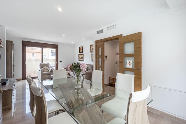 5 bedroom Terraced Villa for sale in Carretera de la Sierra, Granada city with garage - € 510,000 (Ref: 9748200)