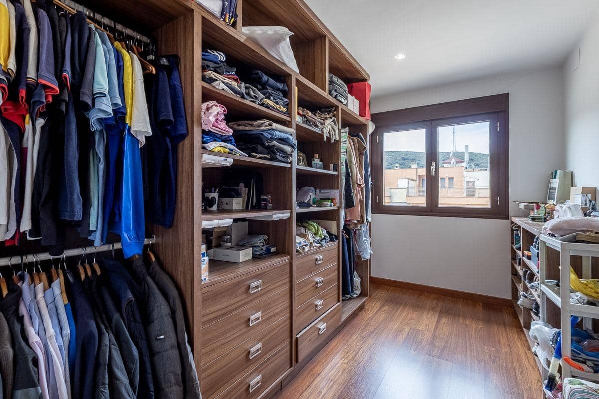 5 bedroom Terraced Villa for sale in Granada city with garage - € 510,000 (Ref: 9748200)