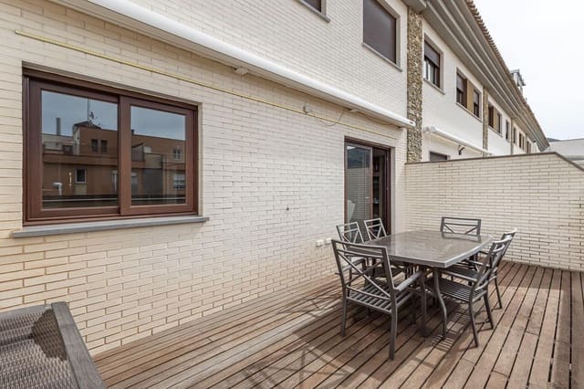 5 bedroom Terraced Villa for sale in Carretera de la Sierra, Granada city with garage - € 510,000 (Ref: 9748200)