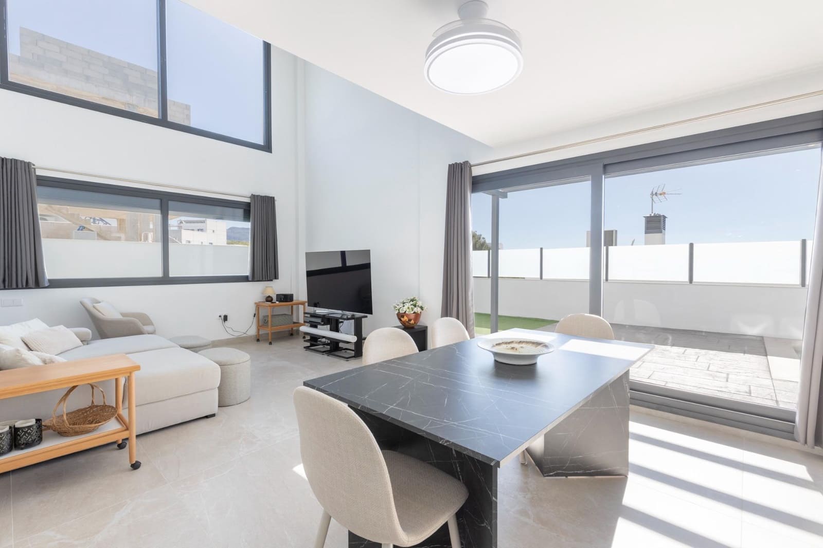 4 sovrum Villa till salu i La Zubia med pool garage - 395 000 € (Ref: 9748202)