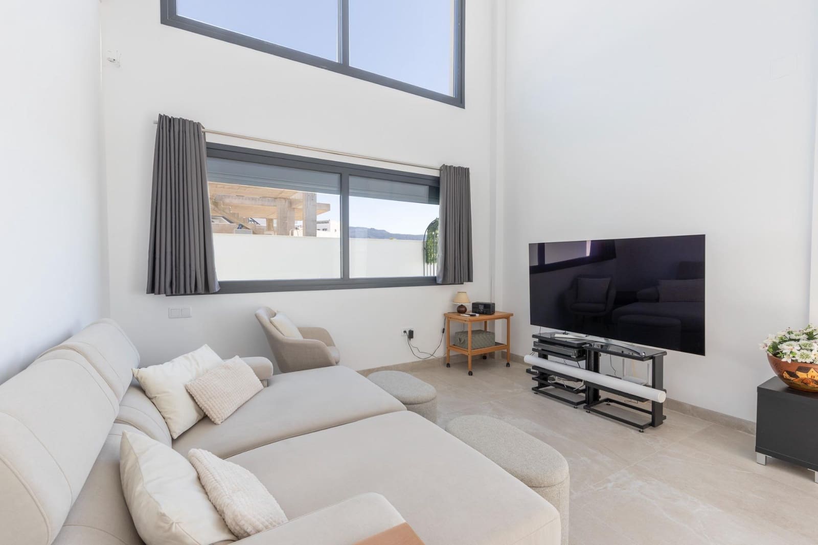 4 sovrum Villa till salu i La Zubia med pool garage - 395 000 € (Ref: 9748202)