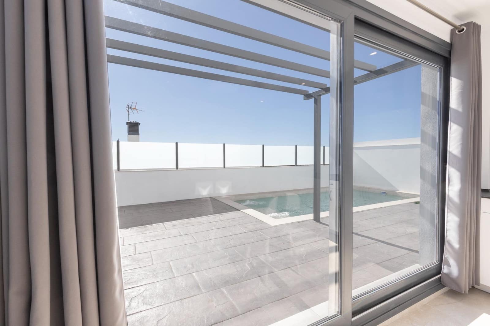 4 sovrum Villa till salu i La Zubia med pool garage - 395 000 € (Ref: 9748202)