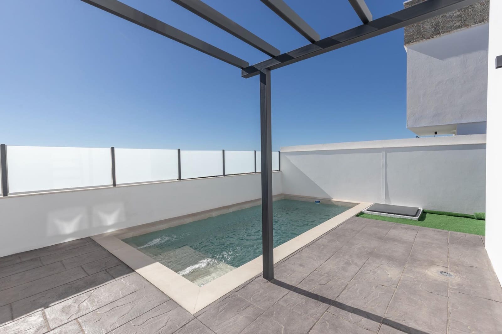 4 sovrum Villa till salu i La Zubia med pool garage - 395 000 € (Ref: 9748202)