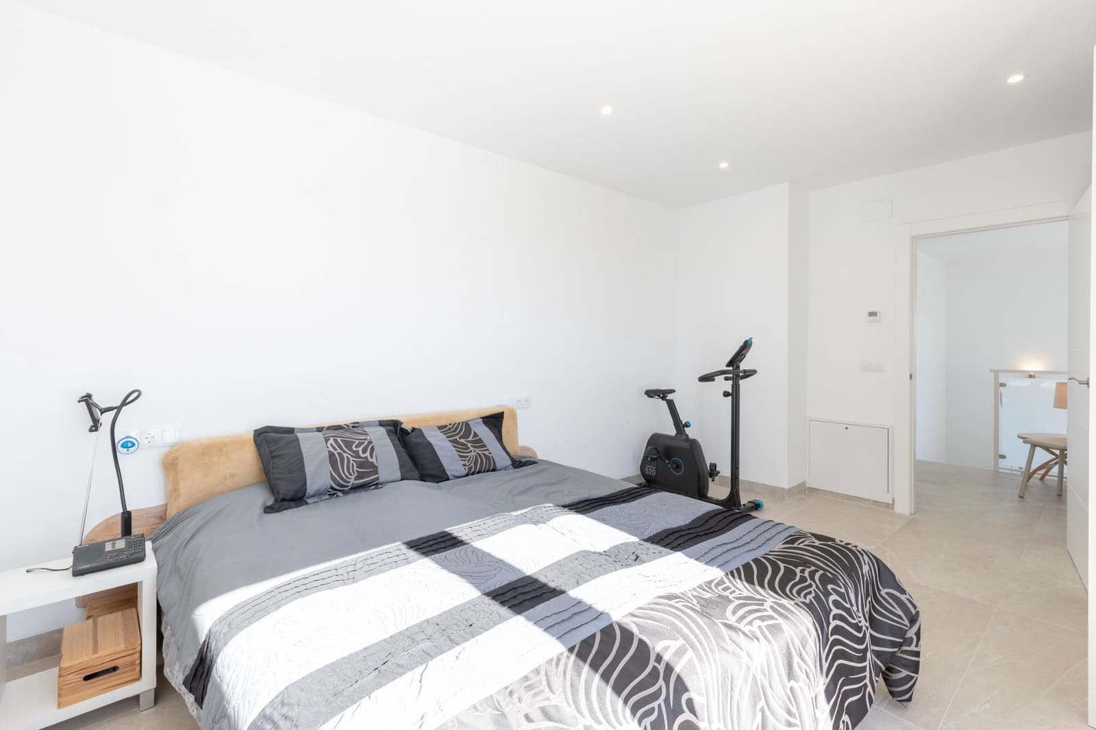 4 sovrum Villa till salu i La Zubia med pool garage - 395 000 € (Ref: 9748202)