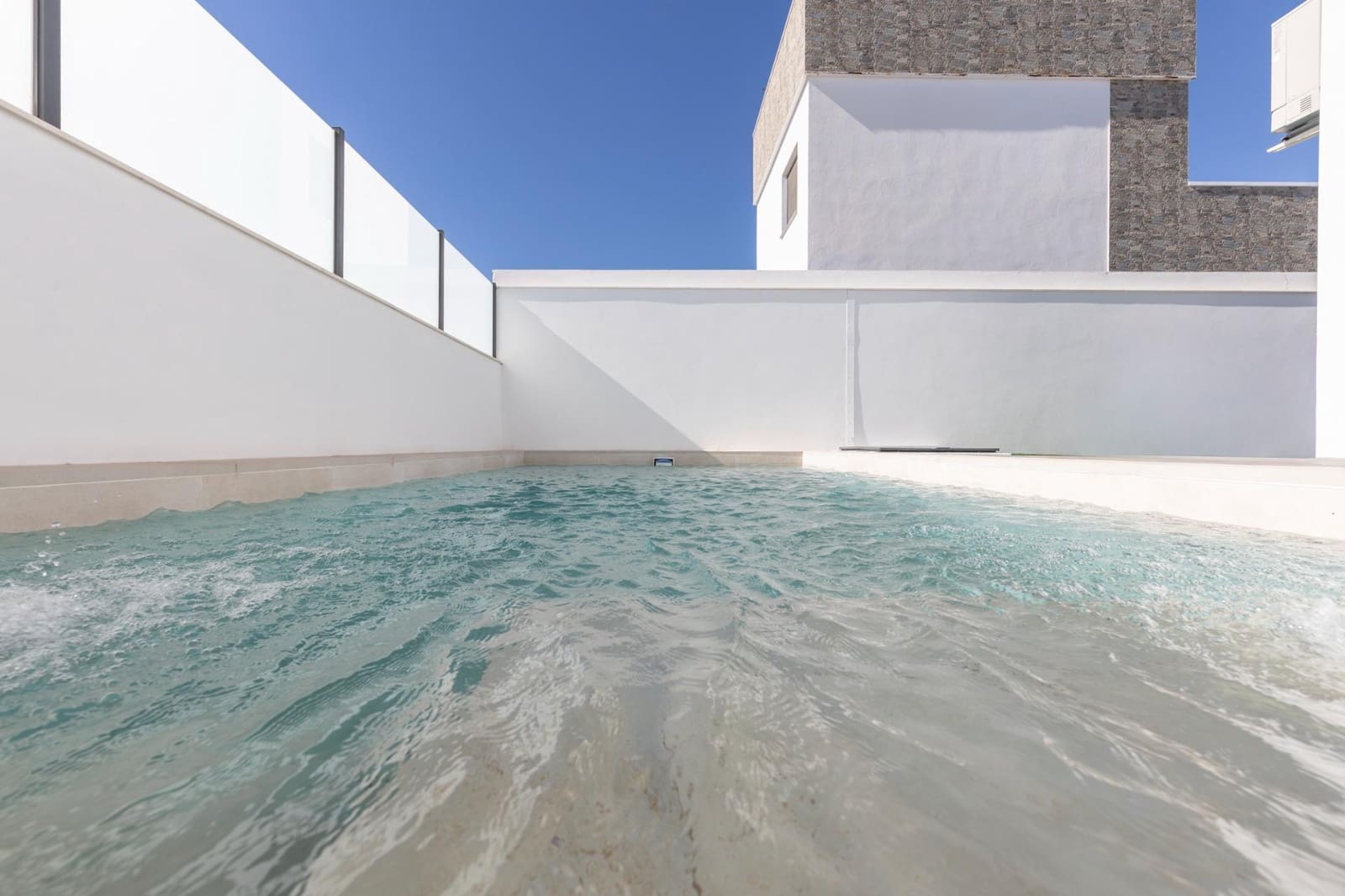 4 sovrum Villa till salu i La Zubia med pool garage - 395 000 € (Ref: 9748202)