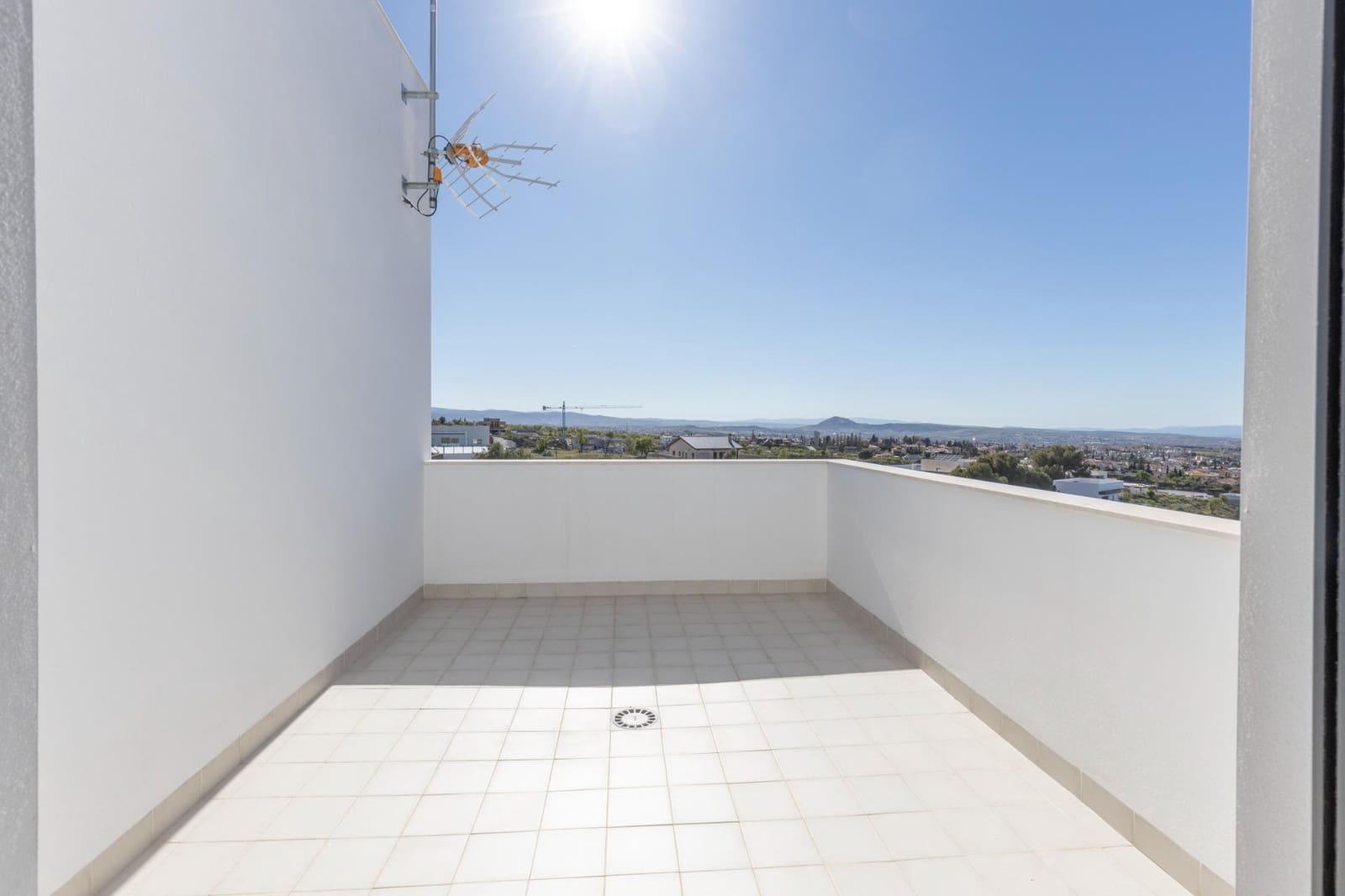 4 sovrum Villa till salu i La Zubia med pool garage - 395 000 € (Ref: 9748202)