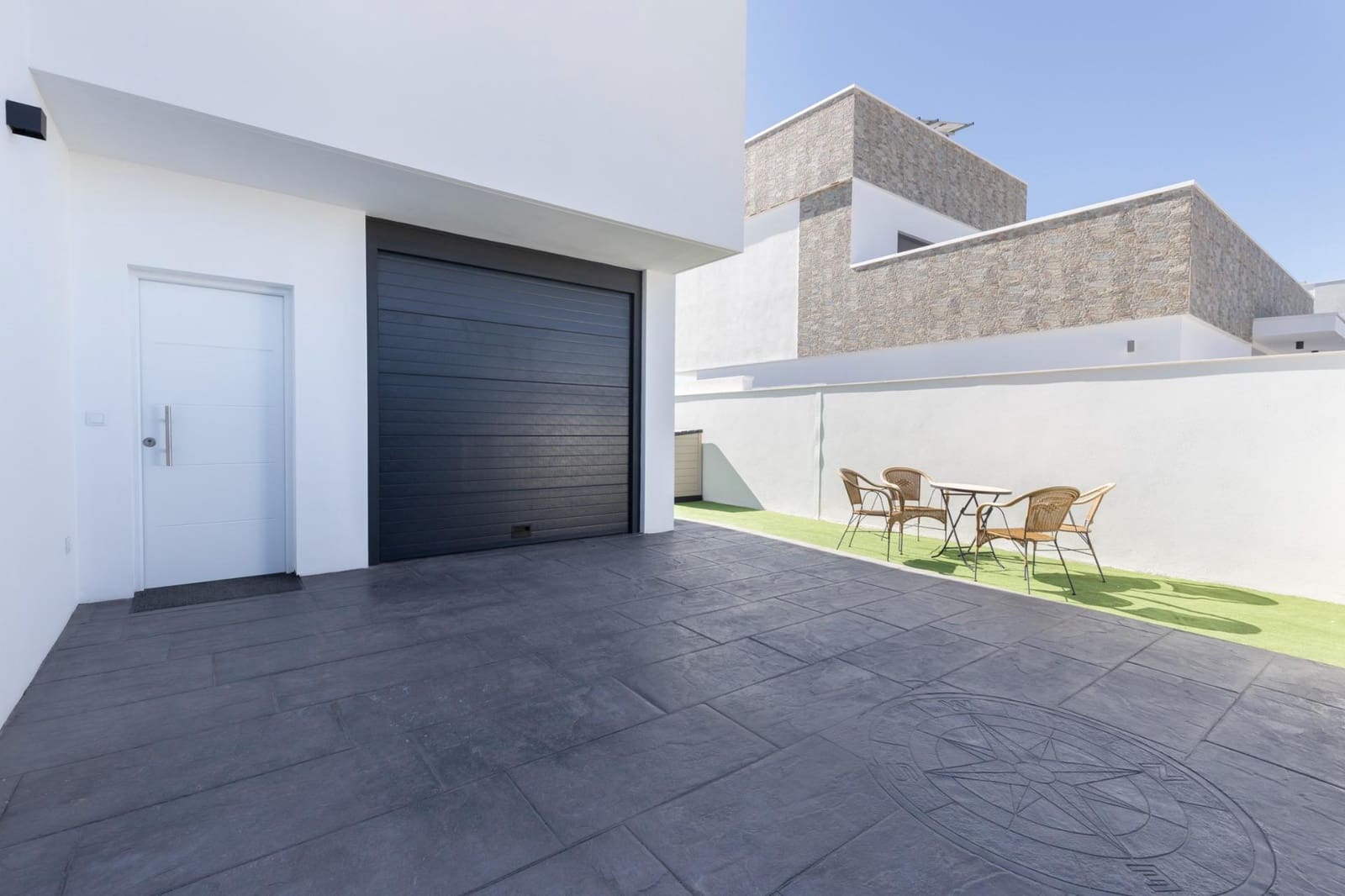 4 sovrum Villa till salu i La Zubia med pool garage - 395 000 € (Ref: 9748202)