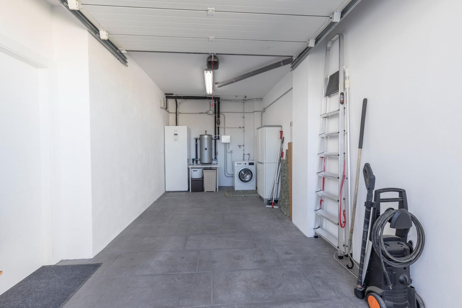 4 sovrum Villa till salu i La Zubia med pool garage - 395 000 € (Ref: 9748202)