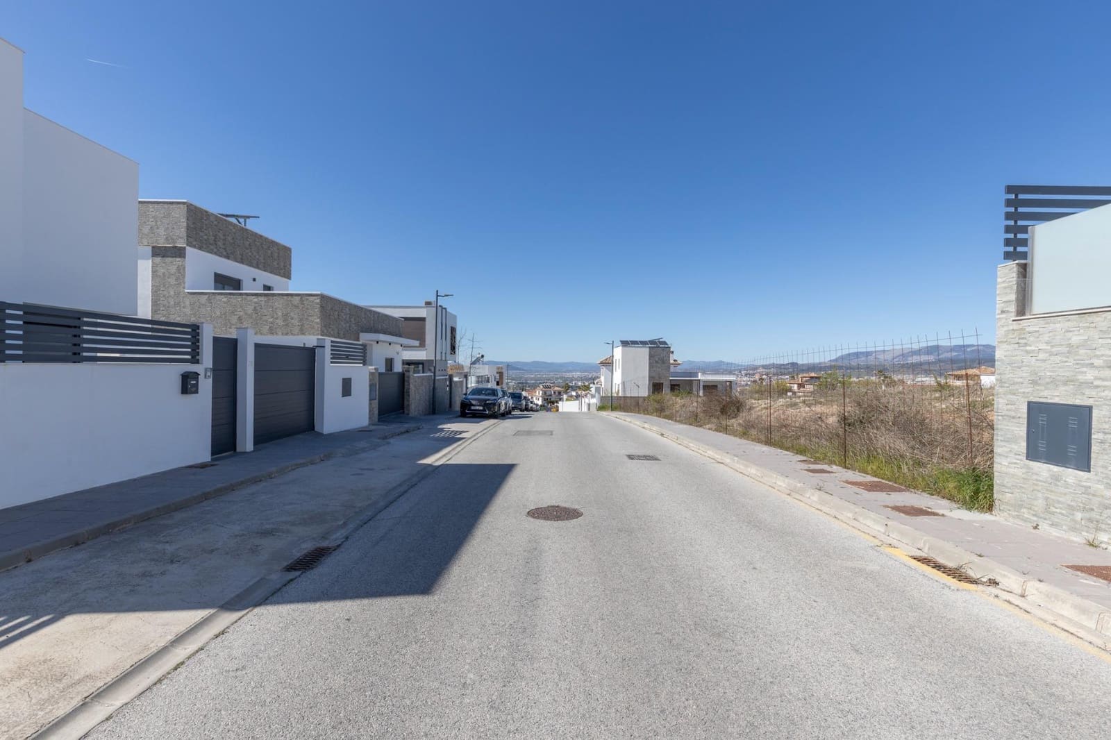 4 sovrum Villa till salu i La Zubia med pool garage - 395 000 € (Ref: 9748202)