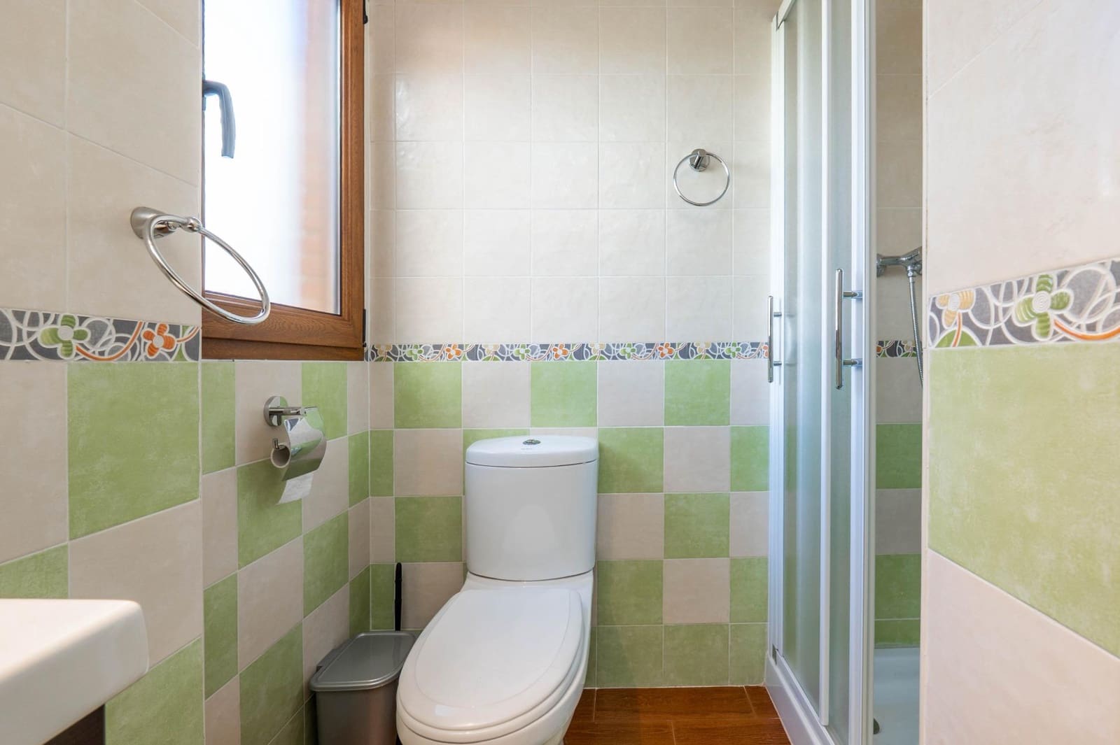 6 soveværelse Bungalow til salg i Peligros med garage - € 415.000 (Ref: 9748203)