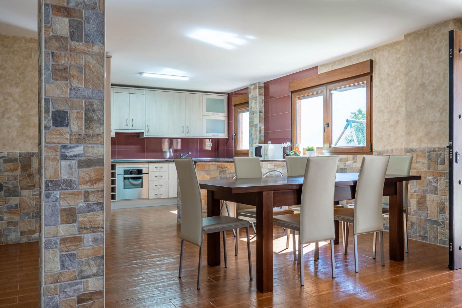 6 soveværelse Bungalow til salg i Peligros med garage - € 415.000 (Ref: 9748203)