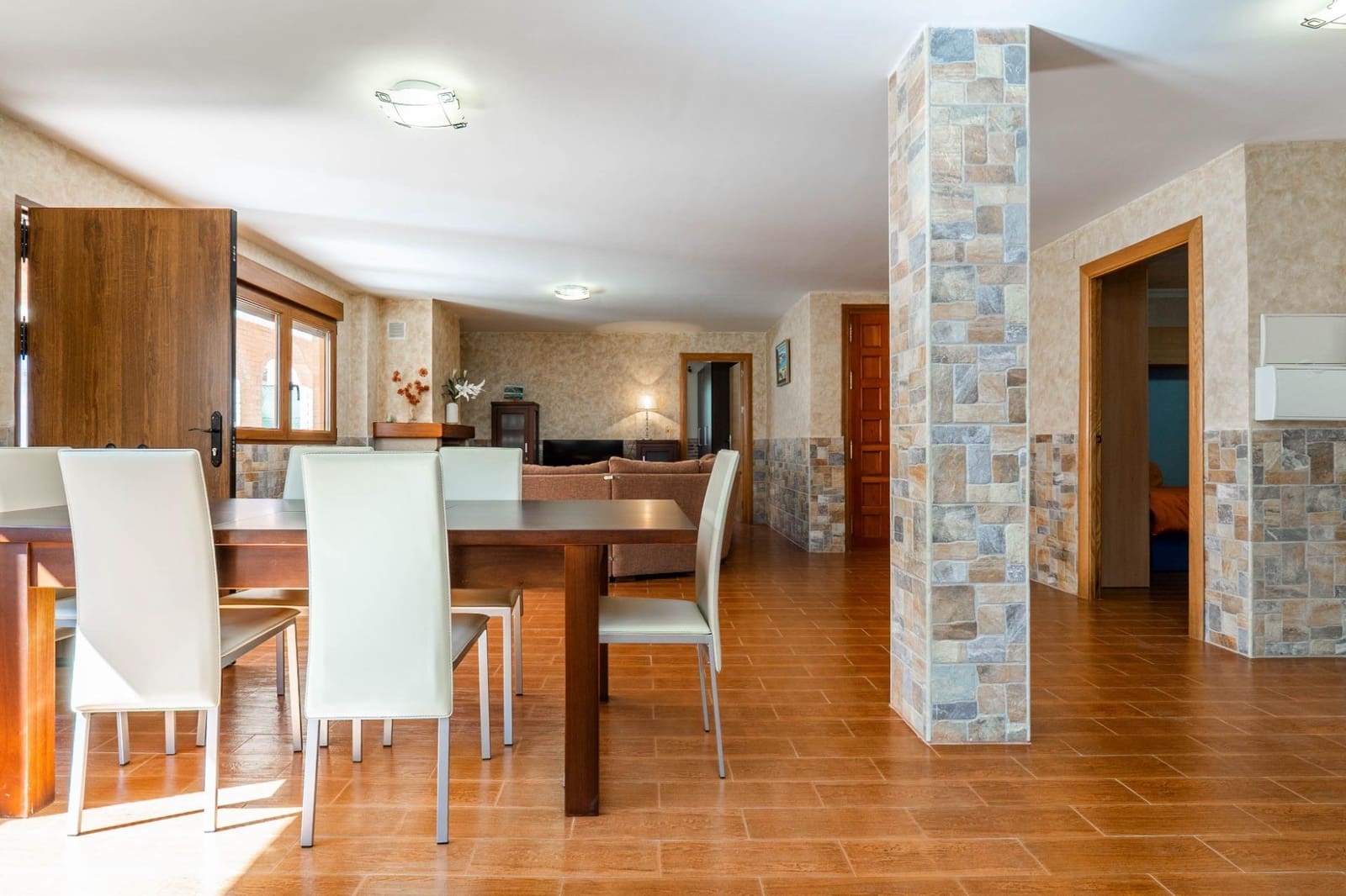 6 soveværelse Bungalow til salg i Peligros med garage - € 415.000 (Ref: 9748203)