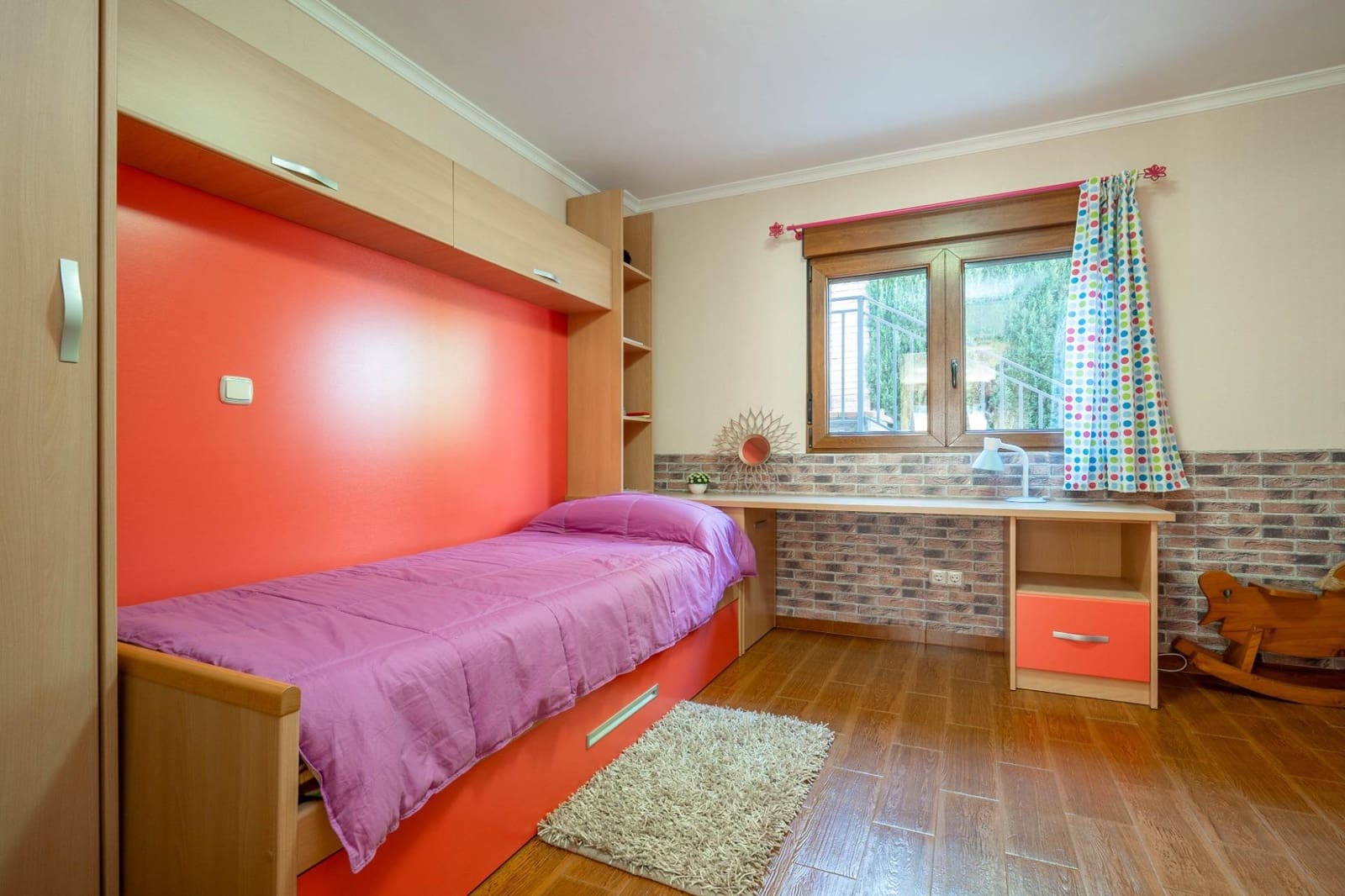 6 soveværelse Bungalow til salg i Peligros med garage - € 415.000 (Ref: 9748203)