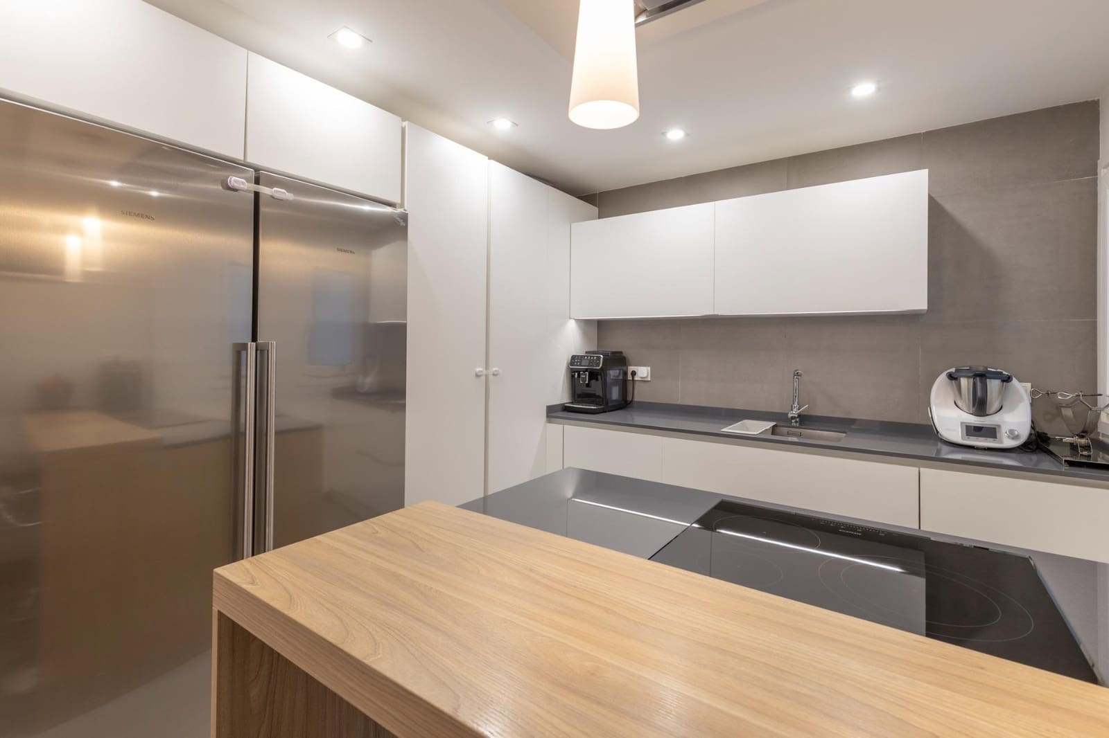 4 soveværelse Lejlighed til salg i Granada by - € 490.000 (Ref: 9752294)