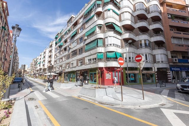 4 soveværelse Lejlighed til salg i Camino de Ronda - Rosaleda, Granada by - € 490.000 (Ref: 9752294)