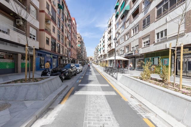 4 soveværelse Lejlighed til salg i Camino de Ronda - Rosaleda, Granada by - € 490.000 (Ref: 9752294)