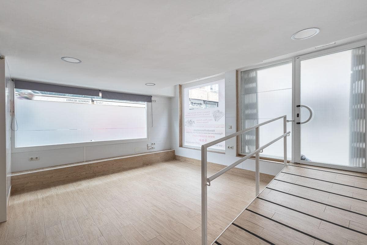 Kommersiell til salgs i Granada by - € 64 900 (Ref: 9752295)