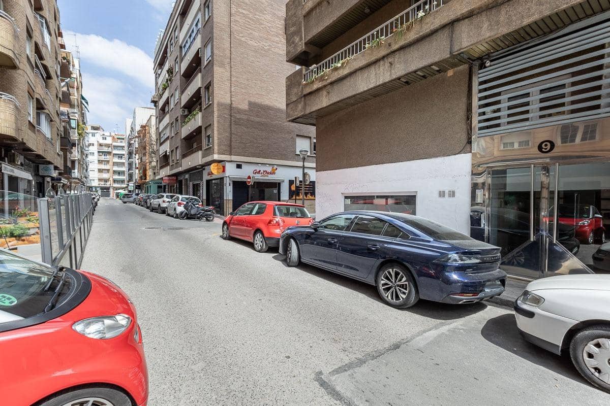 Kommersiell til salgs i Granada by - € 64 900 (Ref: 9752295)