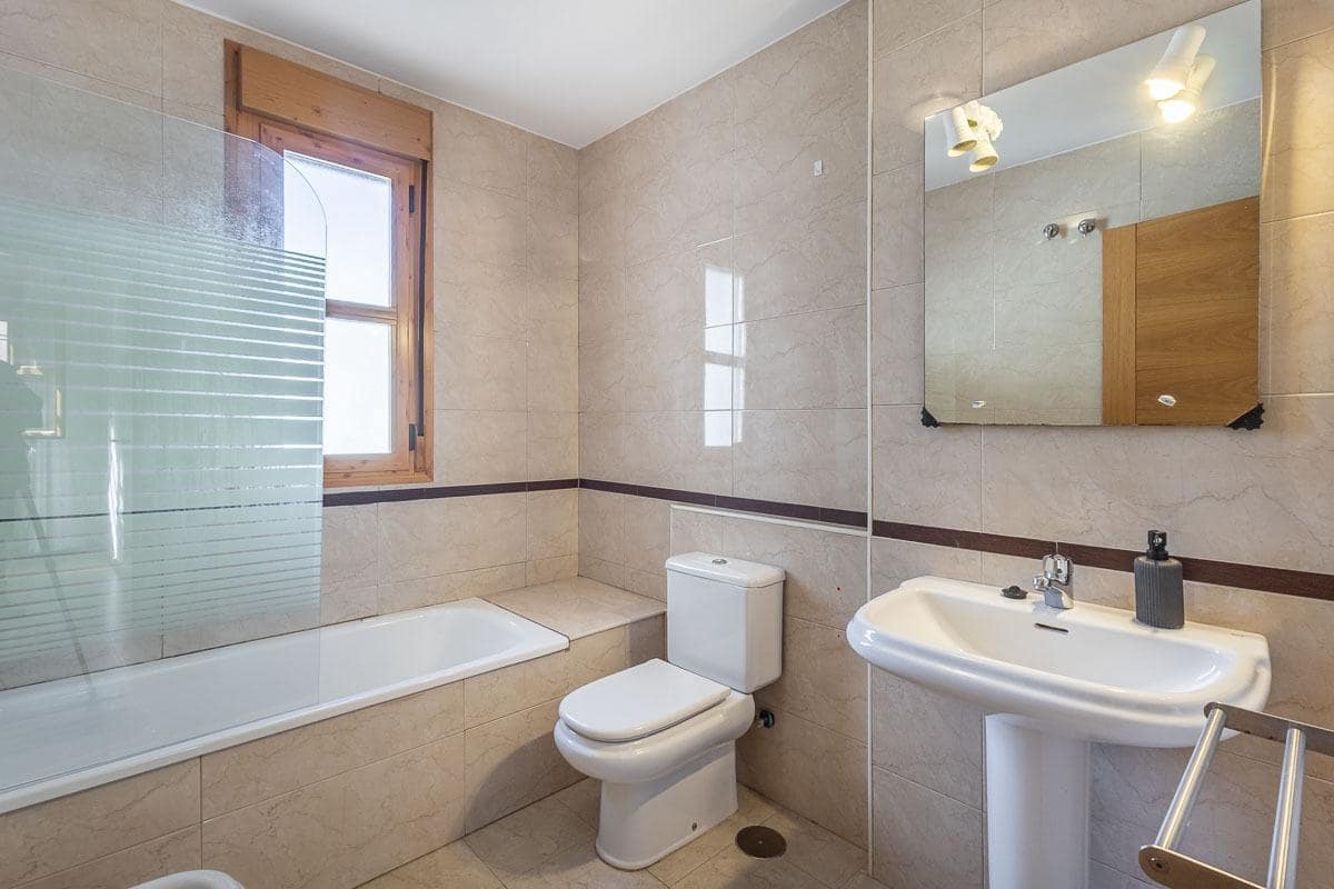 2 sovrum Lägenhet till salu i Granada stad - 245 000 € (Ref: 9752297)