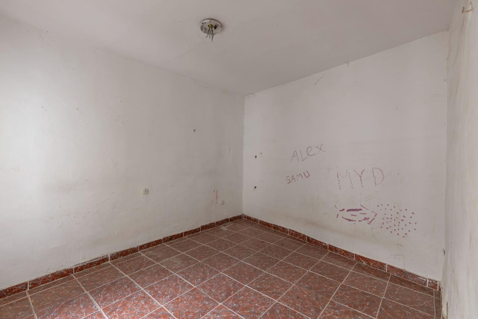 5 soverom Hus til salgs i Granada by med garasje - € 170 000 (Ref: 9752301)