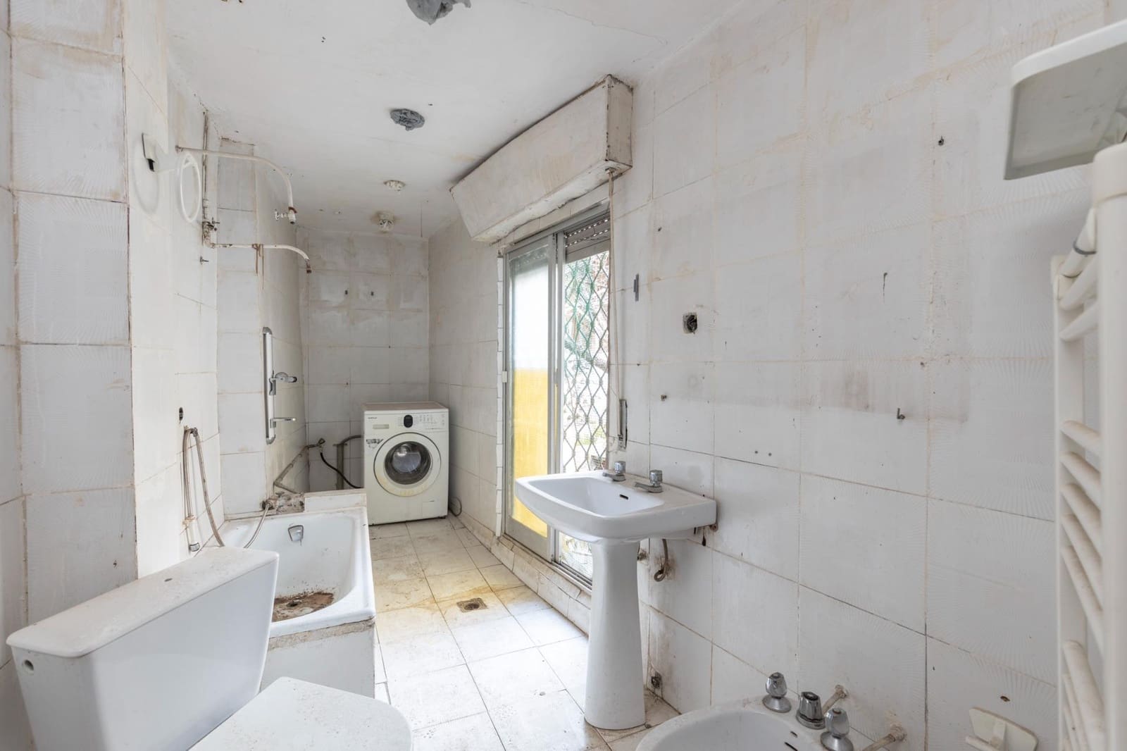 5 soverom Hus til salgs i Granada by med garasje - € 170 000 (Ref: 9752301)