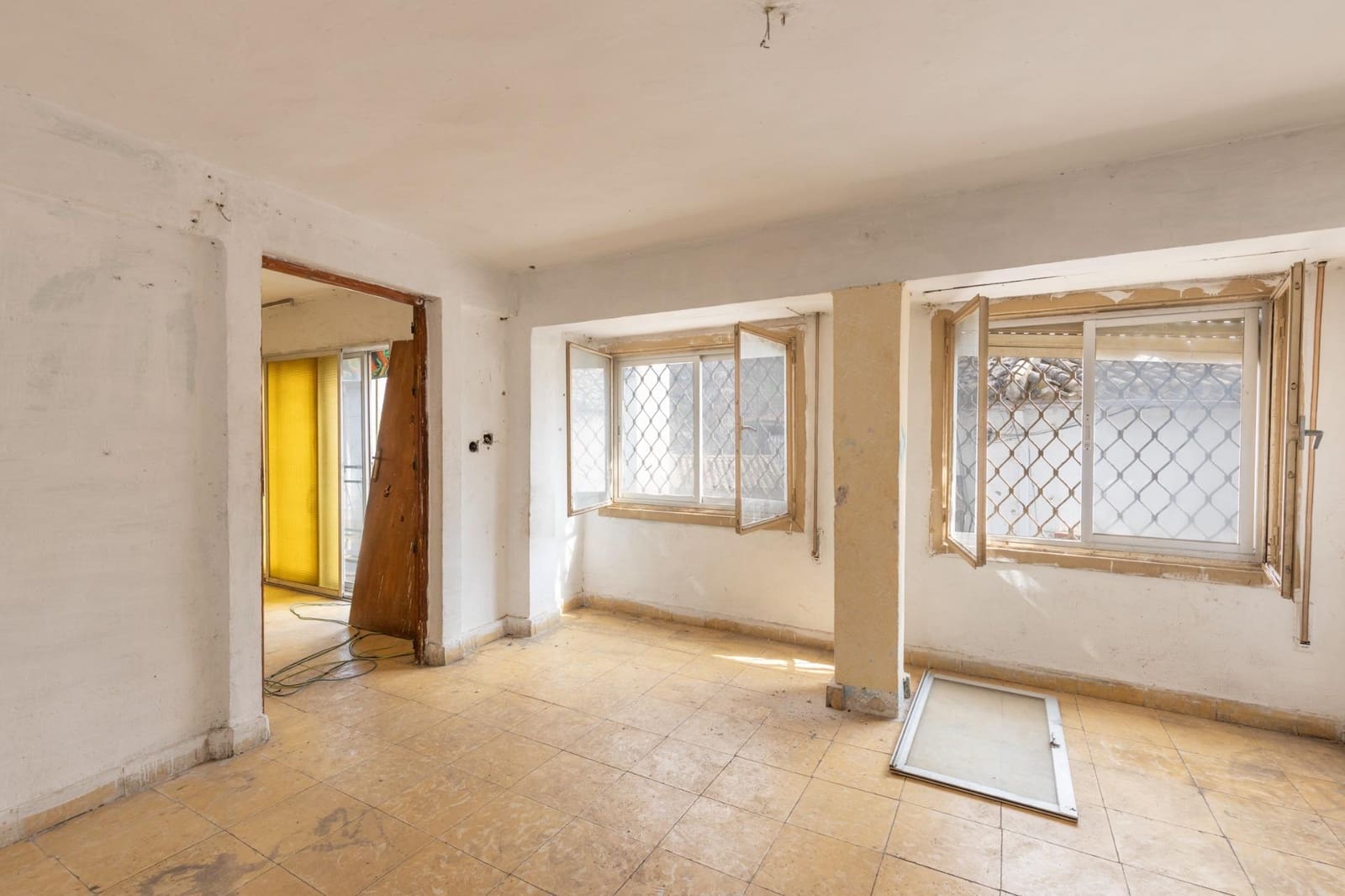 5 soverom Hus til salgs i Granada by med garasje - € 170 000 (Ref: 9752301)