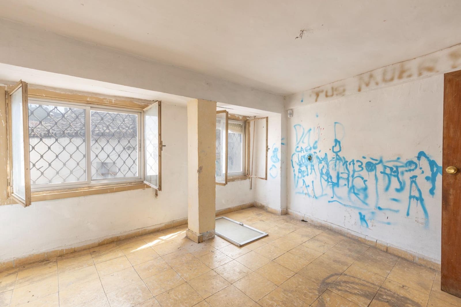 5 soverom Hus til salgs i Granada by med garasje - € 170 000 (Ref: 9752301)