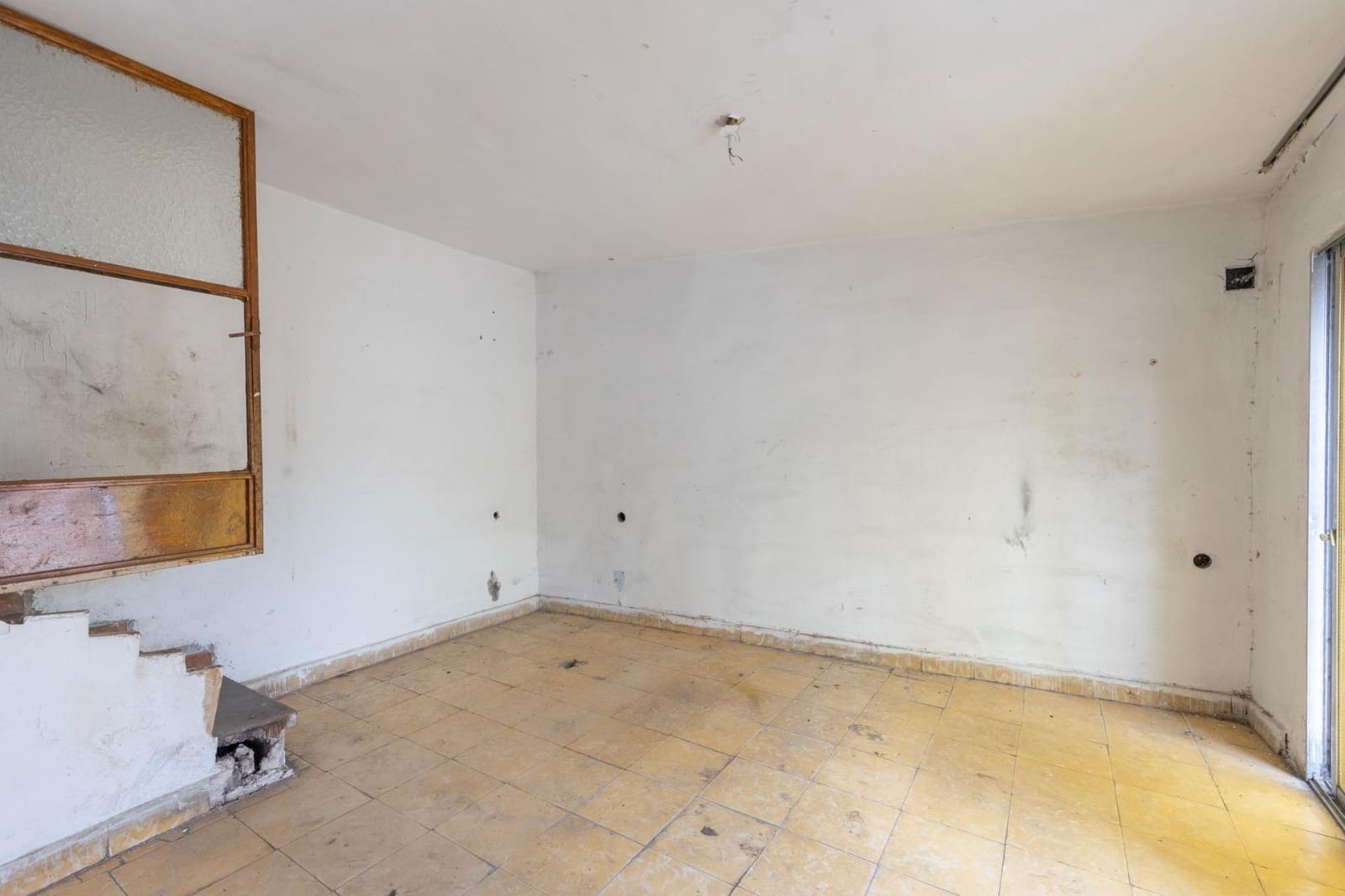 5 soverom Hus til salgs i Granada by med garasje - € 170 000 (Ref: 9752301)