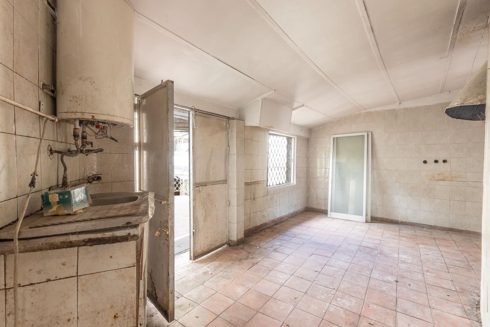 5 soverom Hus til salgs i Granada by med garasje - € 170 000 (Ref: 9752301)