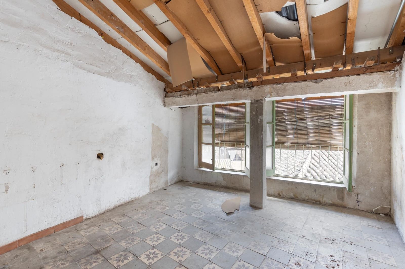 5 soverom Hus til salgs i Granada by med garasje - € 170 000 (Ref: 9752301)
