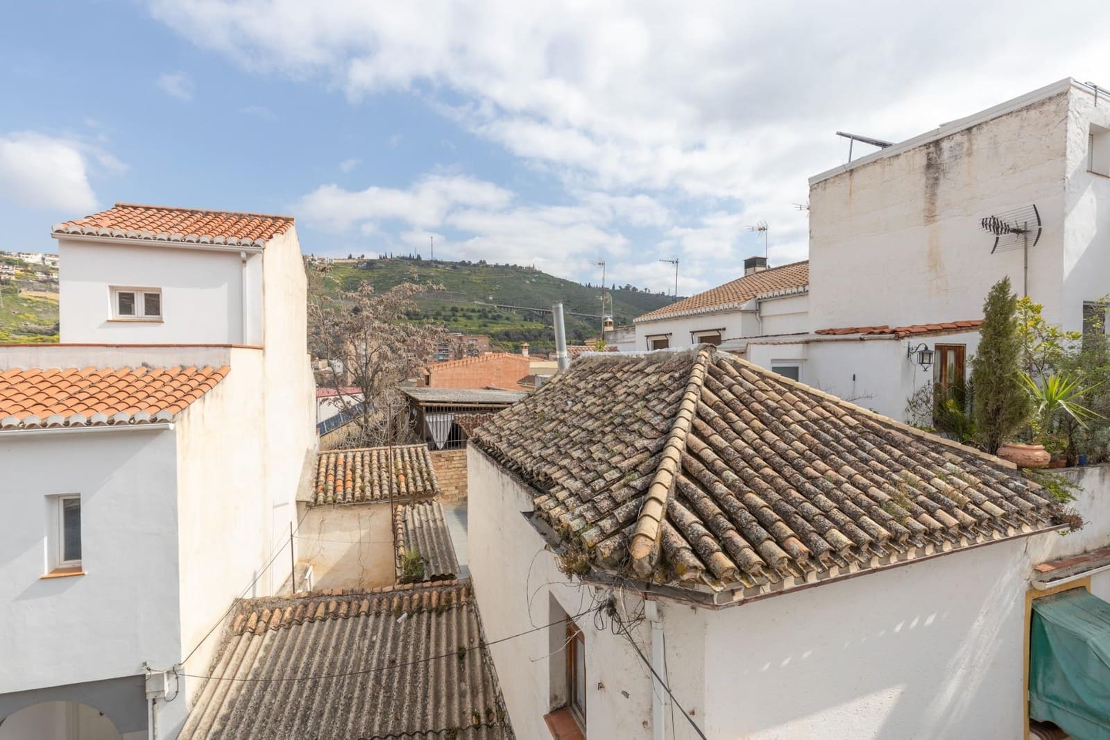 5 soverom Hus til salgs i Granada by med garasje - € 170 000 (Ref: 9752301)