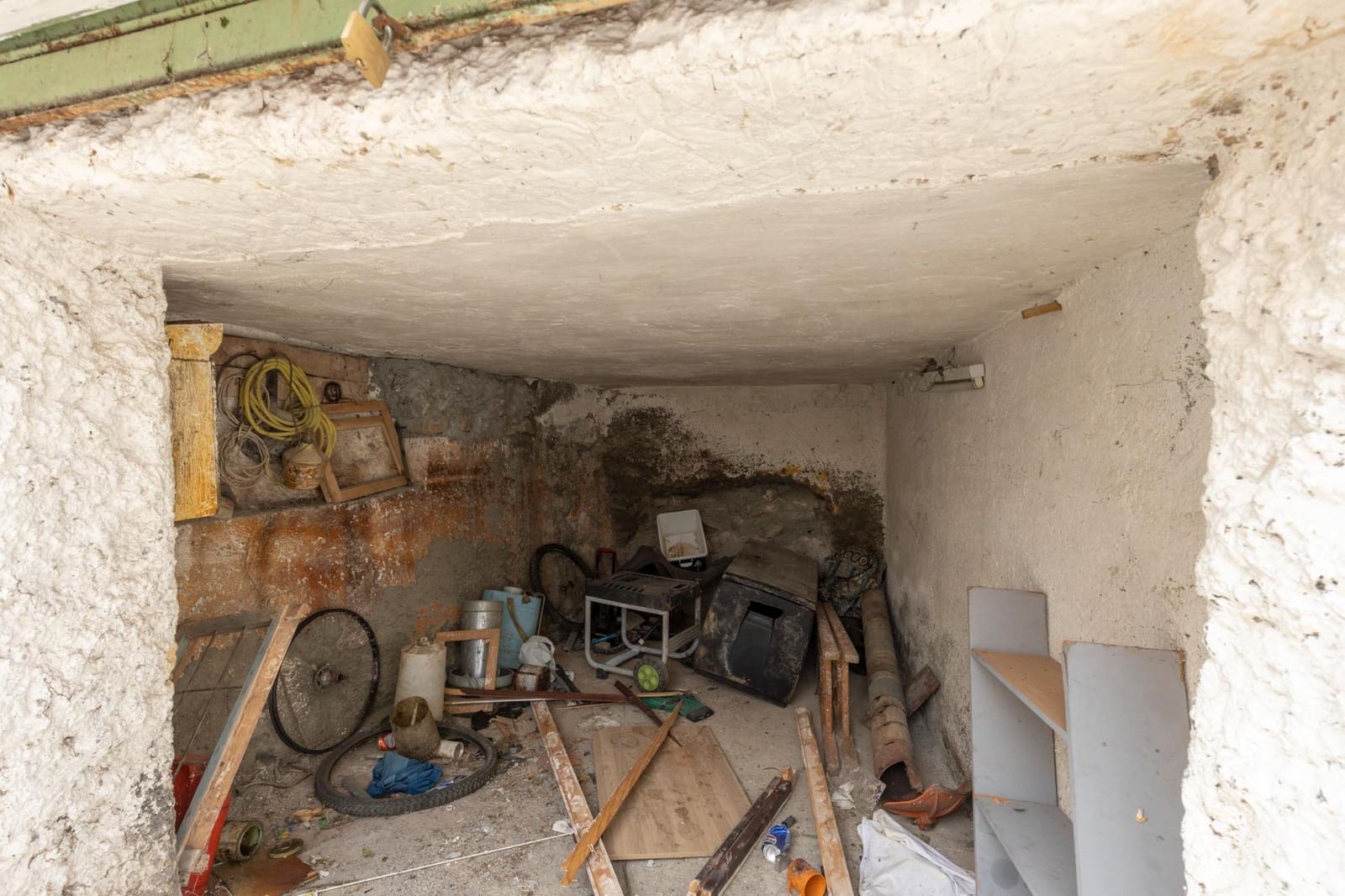 5 soverom Hus til salgs i Granada by med garasje - € 170 000 (Ref: 9752301)