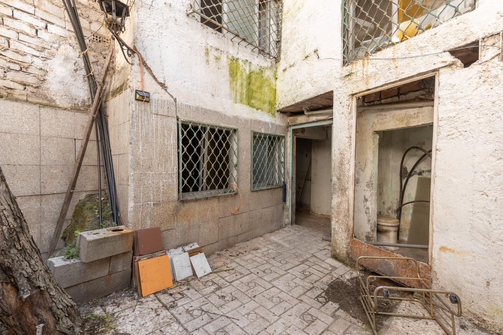 5 soverom Hus til salgs i Granada by med garasje - € 170 000 (Ref: 9752301)