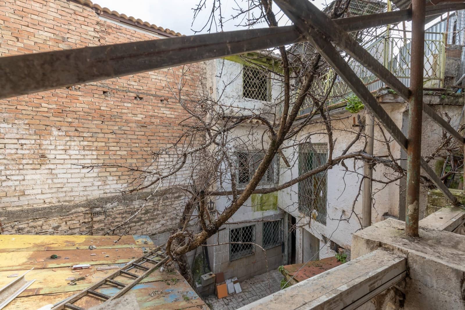 5 soverom Hus til salgs i Granada by med garasje - € 170 000 (Ref: 9752301)