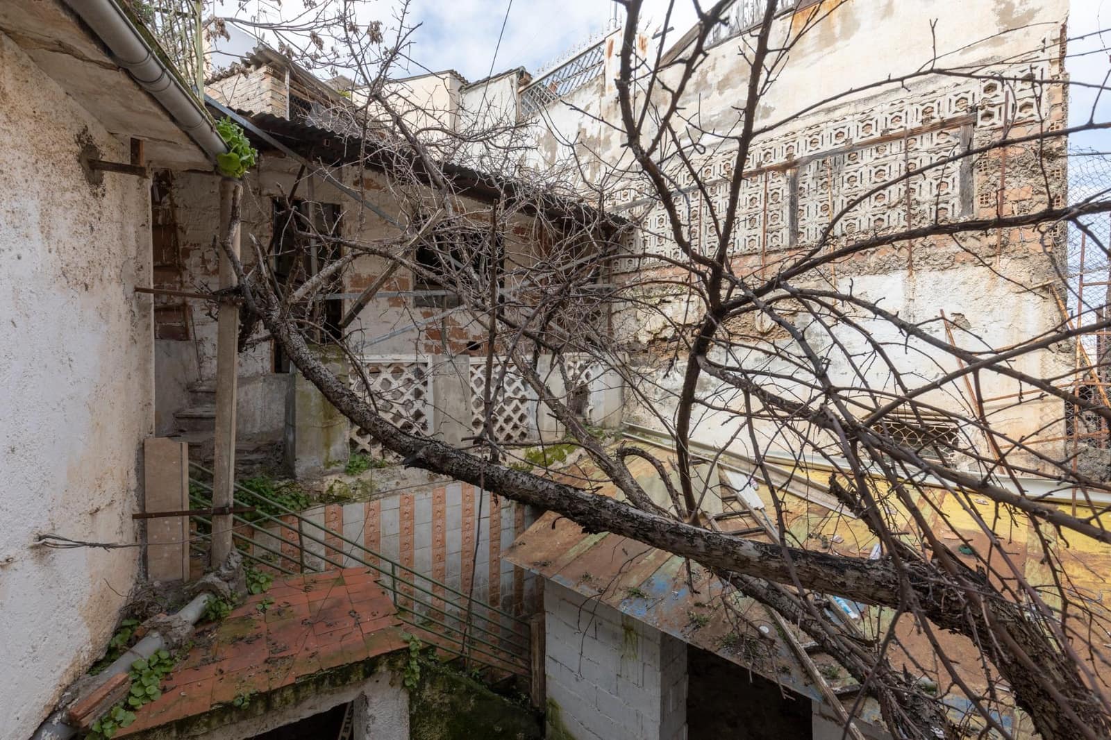 5 soverom Hus til salgs i Granada by med garasje - € 170 000 (Ref: 9752301)