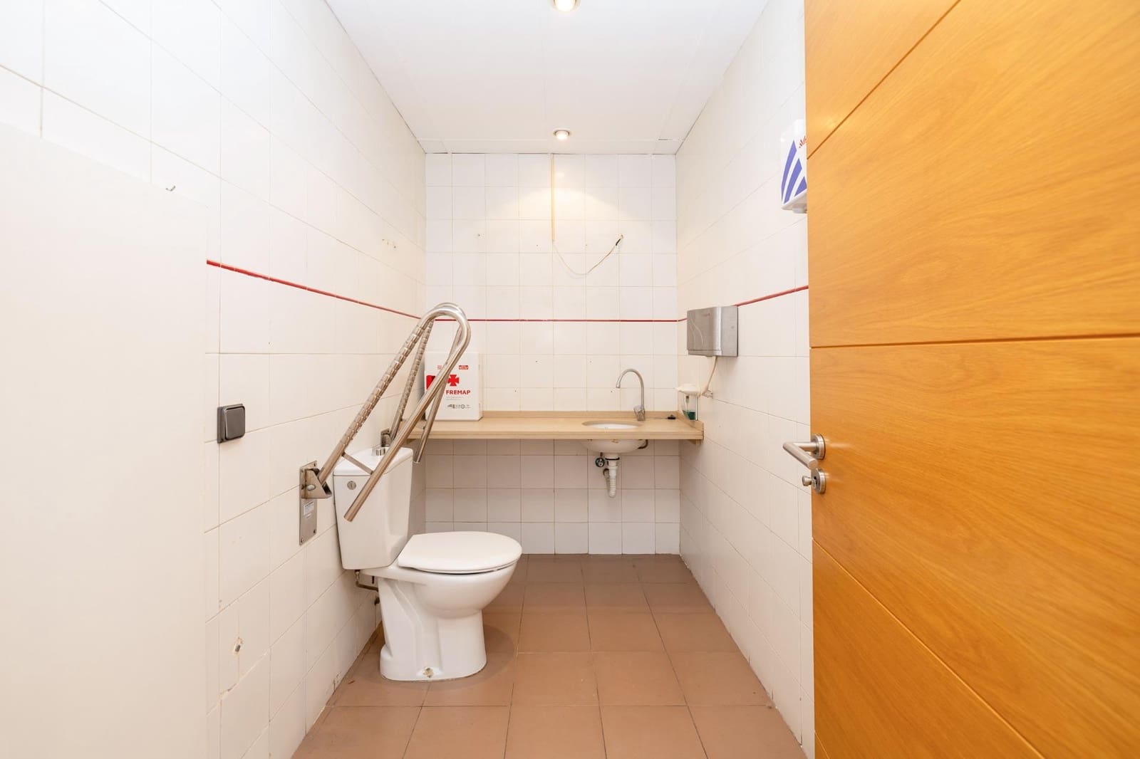 Commerciale in vendita in Granada citta - 269.000 € (Rif: 9755960)