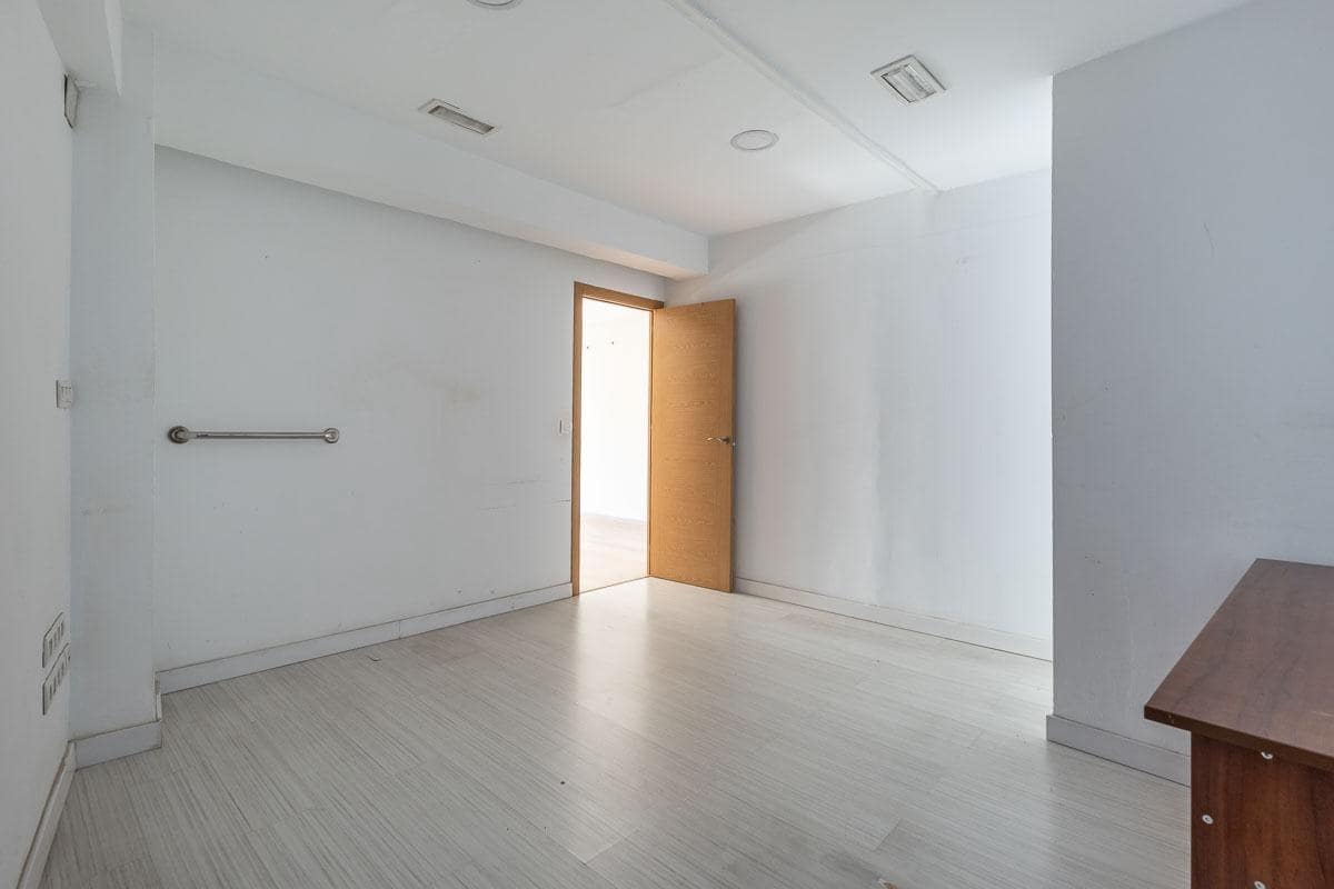 Commerciale in vendita in Granada citta - 115.000 € (Rif: 9755963)