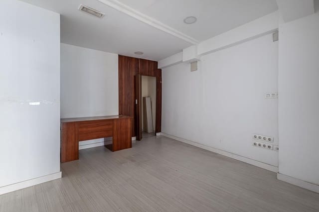 Commerciale in vendita in Zaidin, Granada città - 115.000 € (Rif: 9755963)