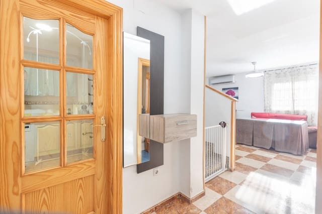 3 soverom Leilighet til salgs i Churriana de la Vega med garasje - € 219 000 (Ref: 9755964)