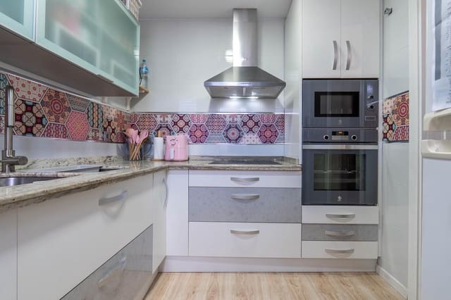 2 makuuhuone Kattohuoneisto vuokrattavana paikassa Ogíjares mukana 
autotalli - 850 € (Ref: 9755966)